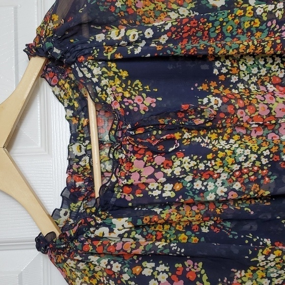 Bluenotes Flowy Peasant Tunic Style Floral Blouse Size Medium - Picture 2 of 12